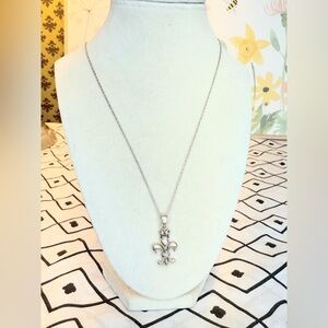 Vintage Silver Tone Fleur-de-Lis Crown Pendant Necklace 24” French Royal Symbol